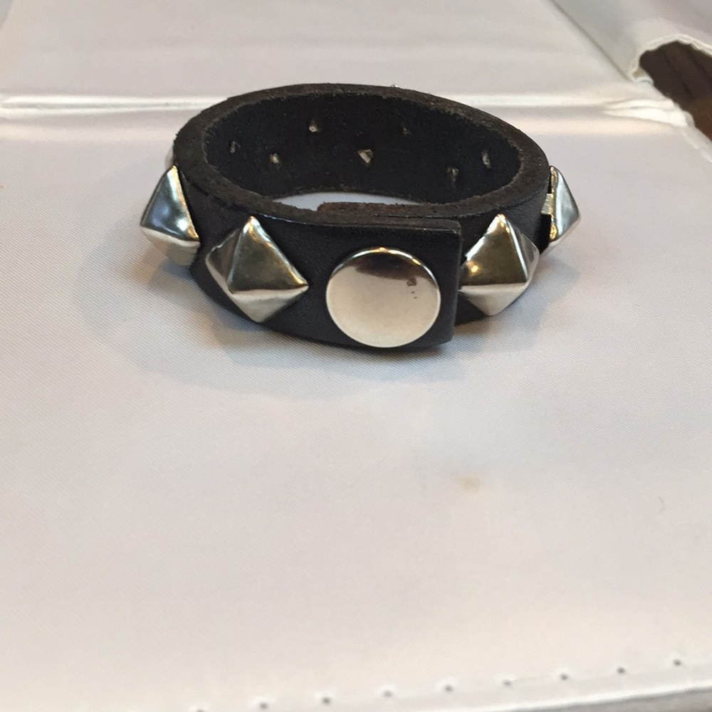 Vintage leather and metal bracelet